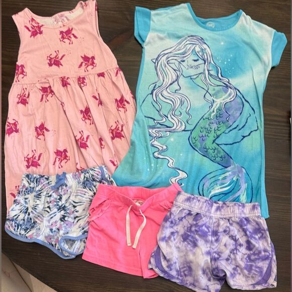 Girls clothing bundle - Picture 1 of 4